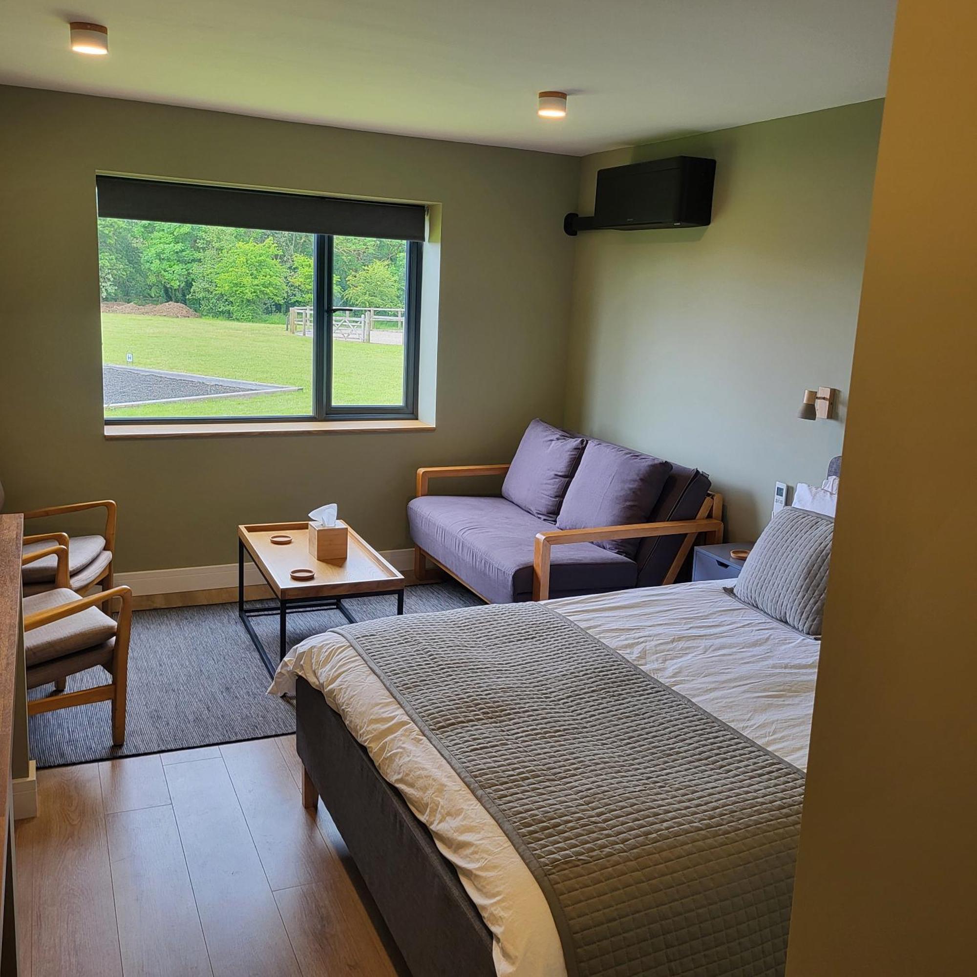 Open Acres Accommodation And Airport Parking Backwell Exterior foto
