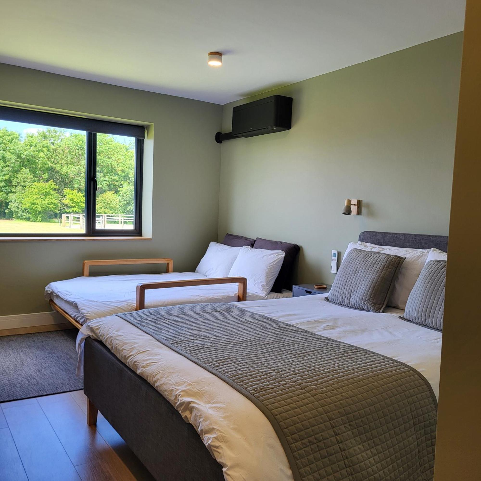 Open Acres Accommodation And Airport Parking Backwell Exterior foto